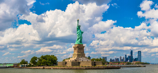 Statue of Liberty in New York © Sergii Figurnyi