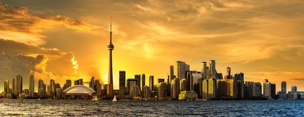 Obraz na płótnie Canvas Toronto skyline at sunset, Canada