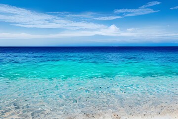 Fototapeta na wymiar 青い海と白い砂浜