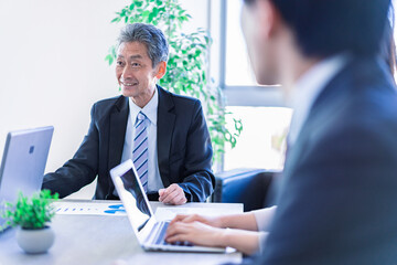 シニアマネージャー