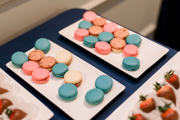 macrons