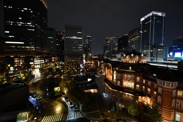 Fototapeta na wymiar 雨の夜の東京駅
