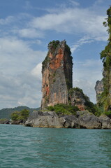Fototapeta na wymiar ko phi phi thailand rocks blue water boat trip