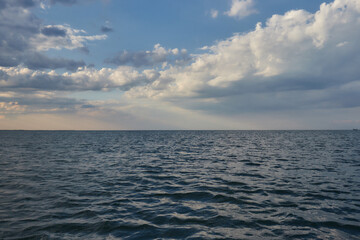 Obraz premium The horizon with blue sky and clouds.