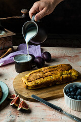 Chlebek bananowy słodkie śniadanie