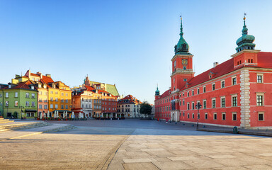 Fototapeta na wymiar Royal Castle and Sigismund Column in Warsaw in a summer day, Poland