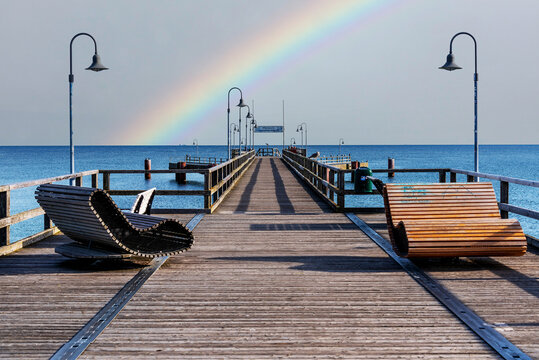 Seebr&uuml;cke in G&ouml;hren und Himmel