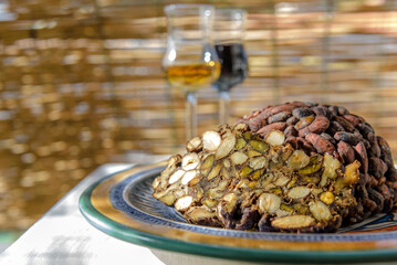 panpepato, artigianale, frutta secca, mandorle, noci, nocchie, pistacchi, mosto, arance, limoni, canditi