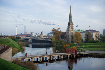 Obraz premium reflection of St Alban's Church in the canal of the fortres