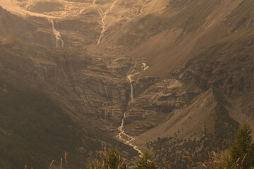 Vintage mountain land