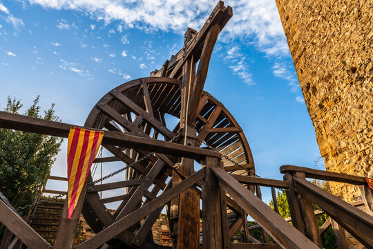 Catapult at the castle of Foix, in Ari&egrave;ge, in Occitanie, France