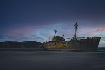 Buque encallado Desdemona, Cabo San Pablo, Tierra del Fuego. Patagonia Argentina