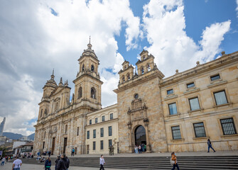 Fototapeta na wymiar historic center of bogota and bolivar square