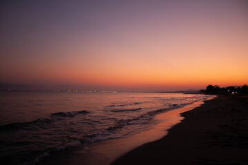Colores de playa al amanecer 