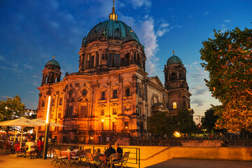 Fototapeta na wymiar Night view of Berlin Cathedral.