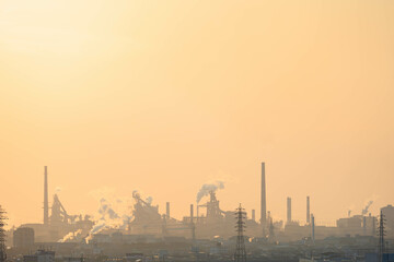 夕日に染まる都市風景「加古川・播磨工業地帯」