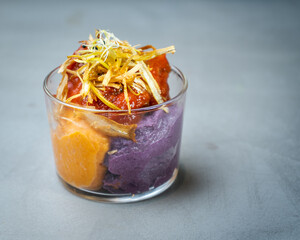 Albondigas con salsa fileto y puré bicolor de boniato y patata