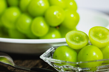 カットしたシャインマスカット