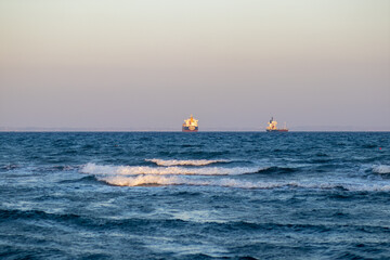 Promy na morzu na Cyprze - obrazy, fototapety, plakaty