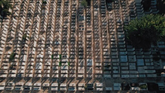 Southern Tel-Aviv Cemetery - The biggest in Israel - tilt up #017
