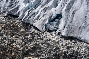 Glaciers. Mountain scenery high in the Alps. Walking the Peiljoch (2676m) Trail. Hiking in Stubaital Valley. Photo’s of Stubaital Austria, Mieders, Neustift, Milders, Schonberg, Mutterberg, Volderau. 