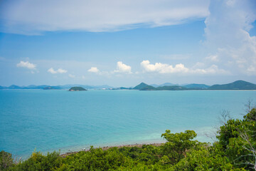 南国の透き通るビーチ　タイ・サメサン島