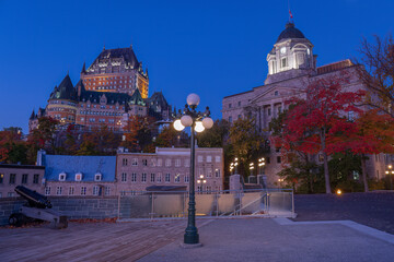 the central point that attracts all tourists to the old city of Quebec is the Frontenac castle and...