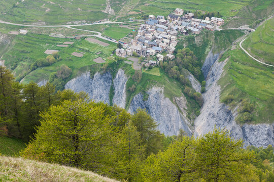 Hamlet of Les Hi&Atilde;&uml;res, Hautes-Alpes, France.