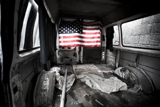 Two hundred souls in a handful of huts surrounded by plastic, sheet metal and garbage. They are gipsy.
