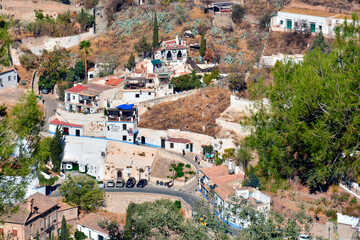 Barrio de las cuevas del Sacromonte en Granada, España