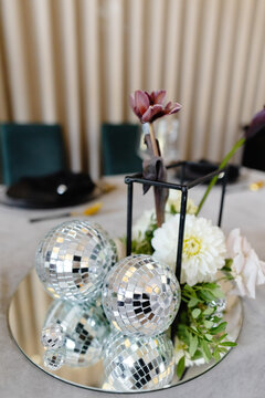 Little floral arrangement with decor
