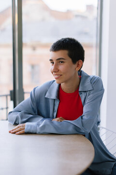 Girl expresses attention on interlocutor during conversation