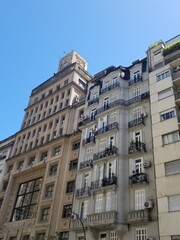 Fototapeta na wymiar facade of a building in Buenos Aires