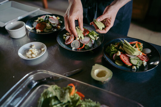  Preparing Delicious Salad In Restaurant