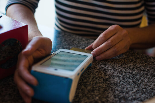 Credit card reader