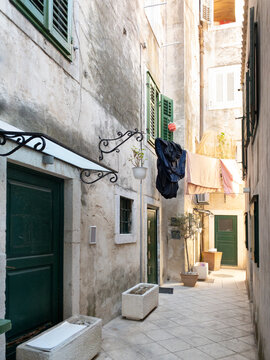 Fototapeta Rustic street in Split old town, Croatia