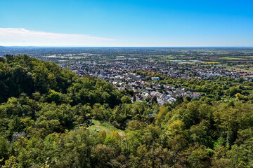 Panorama-Aussicht von der Burgruine Schauenburg über Dossenheim nach Mannheim, Heidelberg und...
