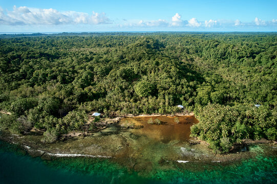Rising sea level threat to low-lying Solomon Islands waterfront houses
