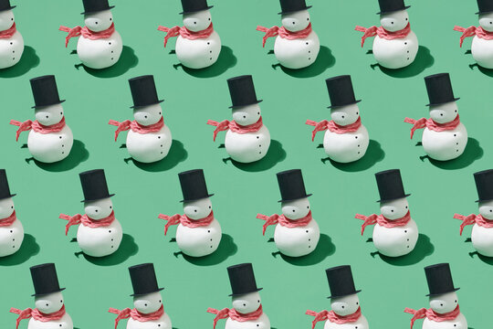 Horizontal pattern of colorful handmade of Snowmen