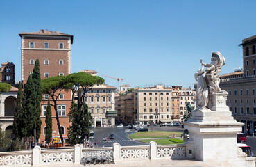 Fototapeta na wymiar Piazza Venezia in Rome seen from the Vittoriale