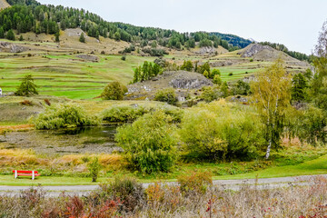 Ardez, Dorf, Bergsee, Ruine, Felsen, Unterengadin, Alpen, Graub&uuml;nden, Wanderweg, Holzbank, Il Lai, Herbst, Herbstfarben, Schweiz