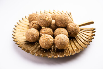 Til Gul laddoo, Sesame jaggery ball, til ke laddo or tilgul for Makar Sankranti Festival in India