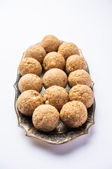 Til Gul laddoo, Sesame jaggery ball, til ke laddo or tilgul for Makar Sankranti Festival in India
