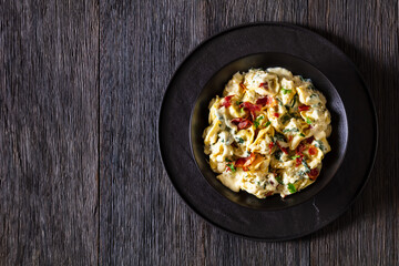 ricotta spinach tortellini in creamy cheese sauce