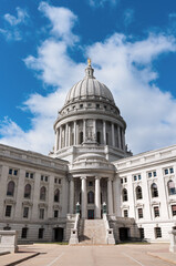 beaux arts style architecture of wisconsin state capitol and dome 
