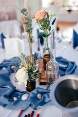 Tischdekoration für die Hochzeit