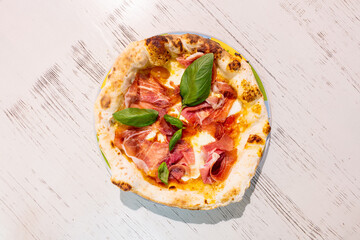 pizza, bianca,  crudo, italia, salame, prezzemolo, napoli, roma, formaggio, napoletana, fatta in casa, casa, pizzeria, vista, dall'alto, pianta, in pianta, alimento, cacio, italiano, pomodori, spuntin