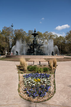 Fountain of the Continents (Fuente de los continentes) in the San Mart&iacute;n park in the city of Mendoza