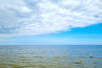 Obraz premium Beautiful nature and seafront views on a sunny day.