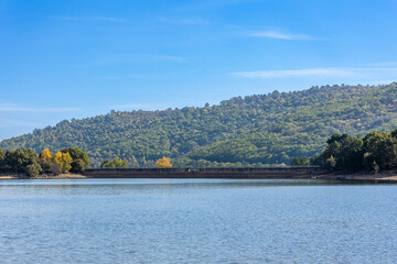 Fototapeta na wymiar Morales reservoir in Rozas de Puerto Real. Madrid. Spain